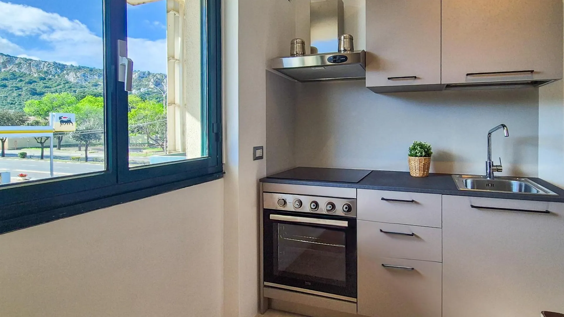 La Sella Apartment Cagliari 0*,  Italia